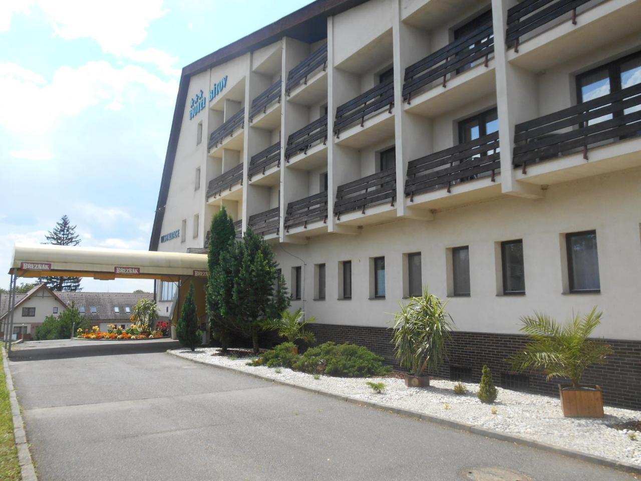 Hotel Bítov Екстериор снимка