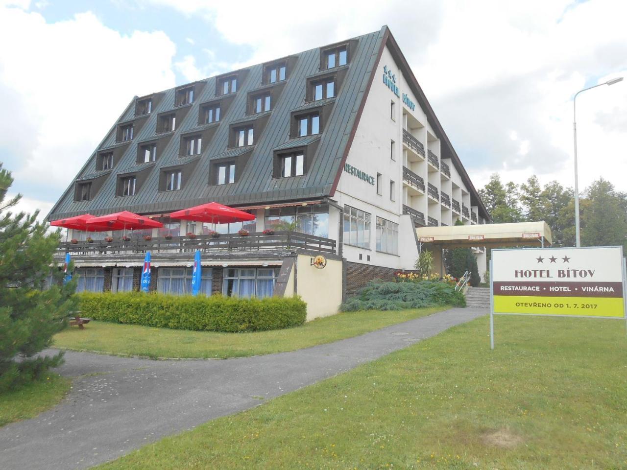Hotel Bítov Екстериор снимка