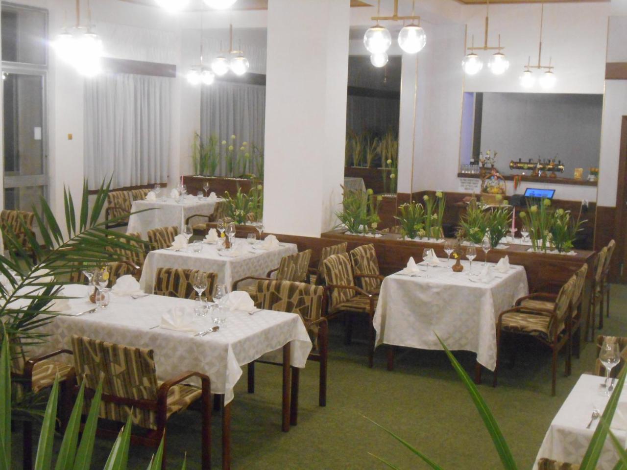 Hotel Bítov Екстериор снимка