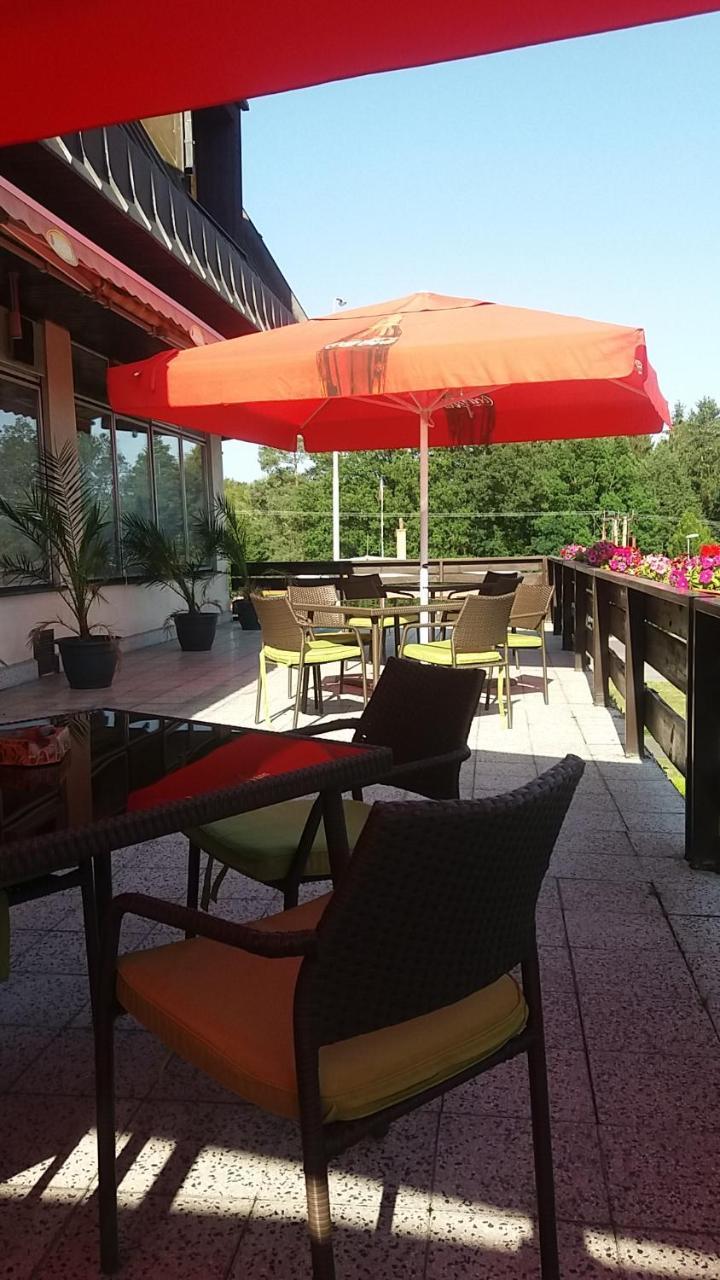 Hotel Bítov Екстериор снимка